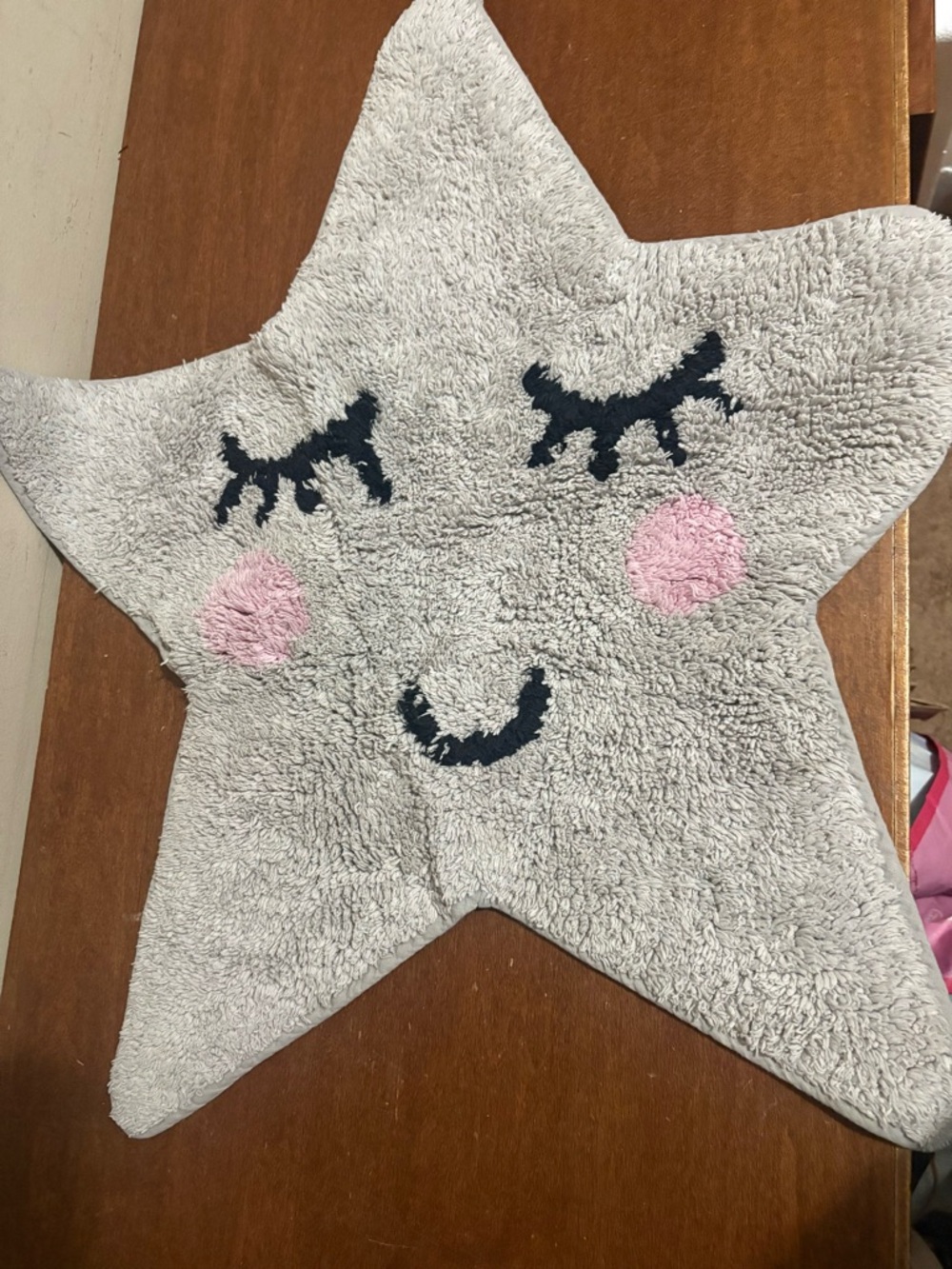 Plush Gray Star-Shaped Bath Mat with Pink Cheeks